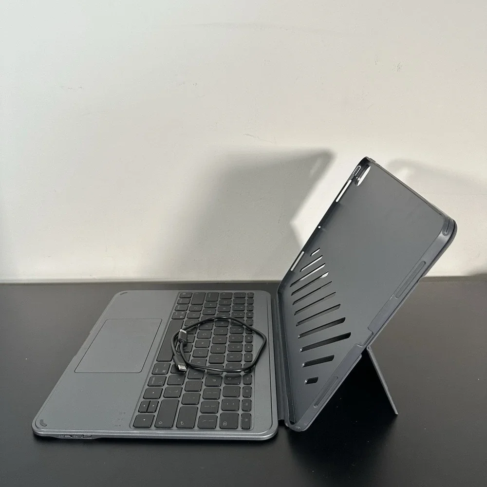 ESR iPad Pro 13 Keyboard Case M4 M5 Magnetic Detachable Trackpad Shift Dark Gray